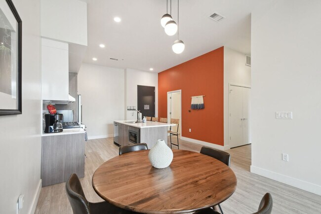 Building Photo - 2880 Zuni St
