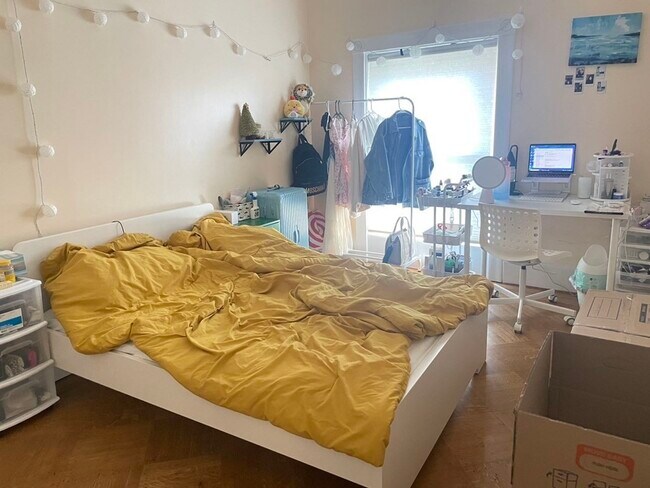 Foto del edificio - 33 Bay State Rd