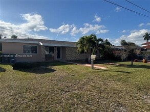 Building Photo - 344 SW 80th Ave