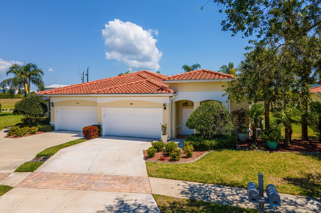 752 Bayside Dr Cape Canaveral, FL 32920-3578 - Bayside Condominiums