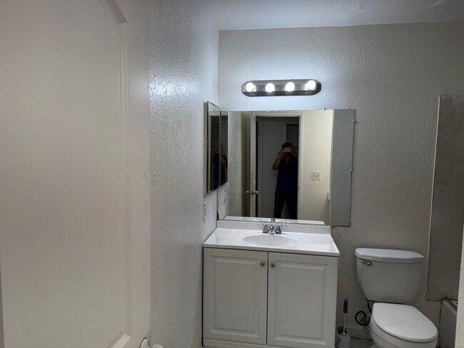 Foto del edificio - 6284 Porterfield Ct