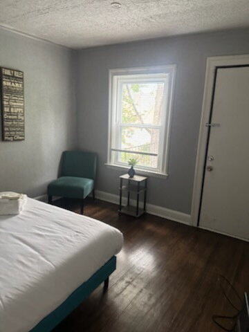 Foto del edificio - 2-Bedroom Duplex in Detroit's Heart – Comfort Meets Convenience!