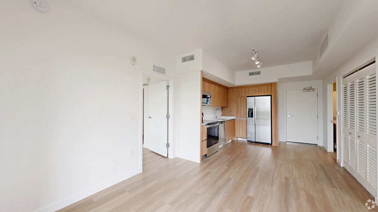 Photo - Resia Golden Glades Apartments