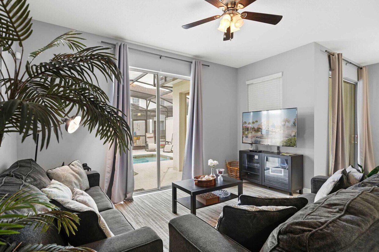 Foto principal - 4815 Crusoe St