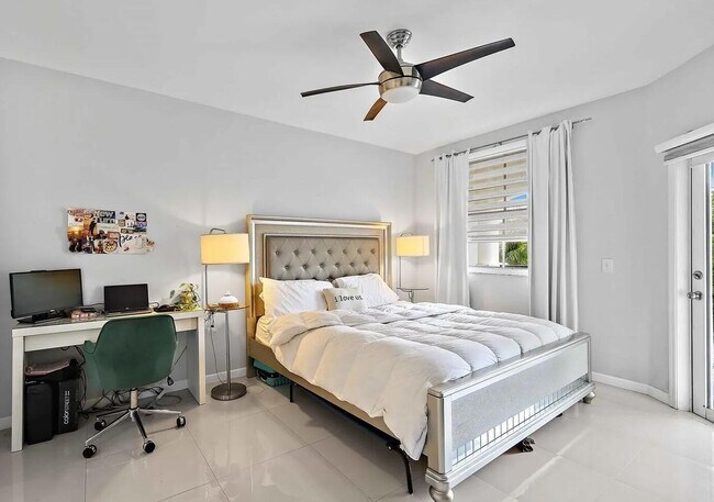 Foto del edificio - 3145 NE 184th St