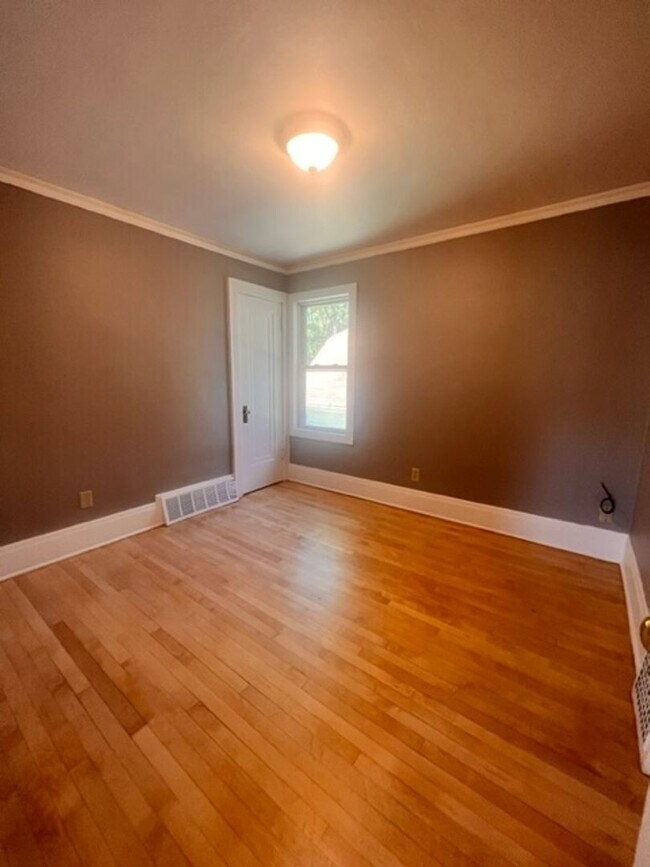 Building Photo - 911 W Eula Ct