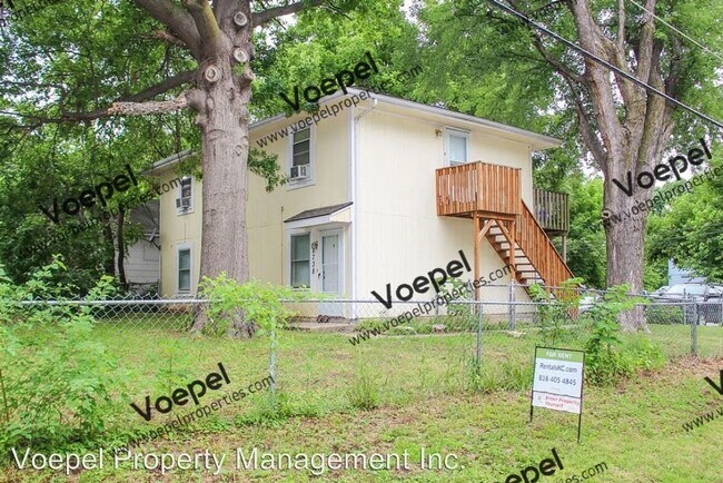 Building Photo - 8738 East Thompson Avenue