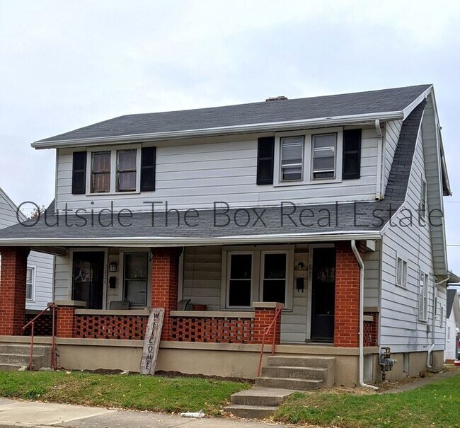 Building Photo - Duplex with Central Air in Belmont!