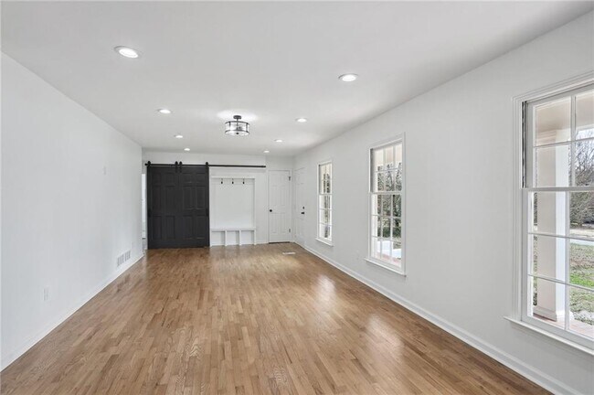 Foto del edificio - 262 Atwood Dr NW