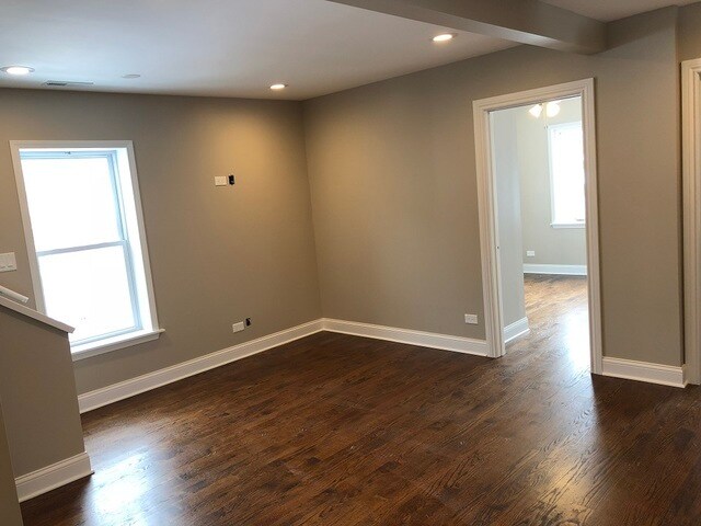 Building Photo - 1428 Wilmette Ave