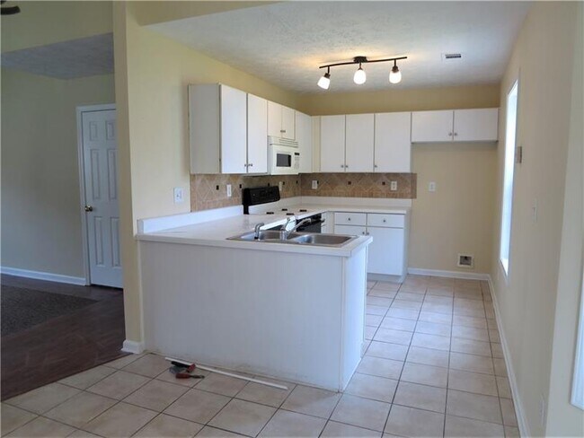 Foto del edificio - 1550 Racquet Club Dr NW