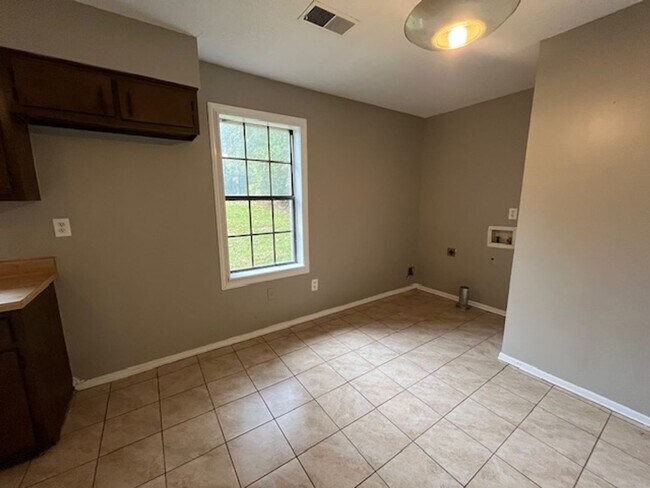 Foto del edificio - Renovated 2 Bedroom 1 Bath Home for Rent!!