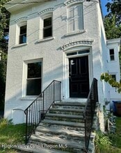 Building Photo - 140 Albany Ave
