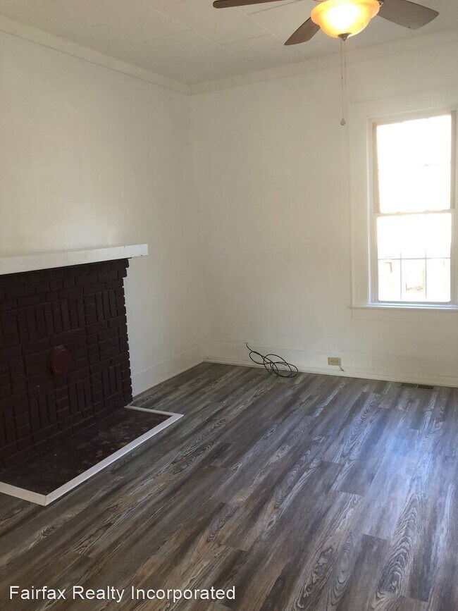 Building Photo - 3 br, 1 bath House - 1104 Moreland Ave