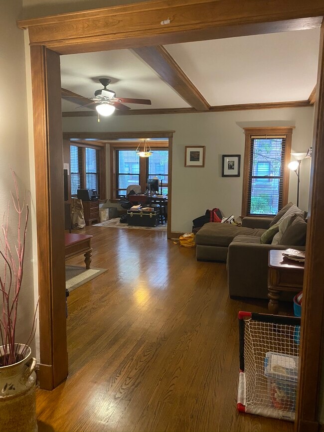 Livingroom/sunroom - 917 W Margate Ter
