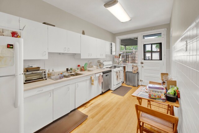 Foto del edificio - 3 bedroom in Chicago IL 60626