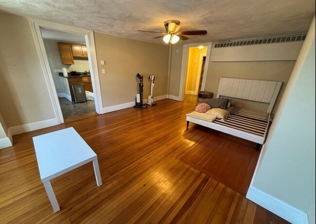 Building Photo - 360 Tappan St