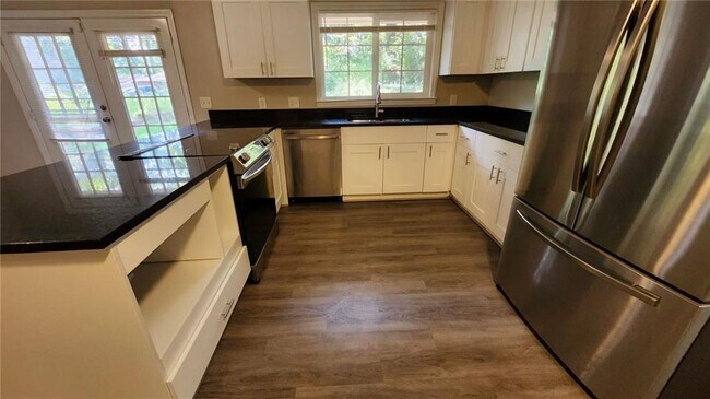 Foto del edificio - 2628 Browns Mill Rd SE