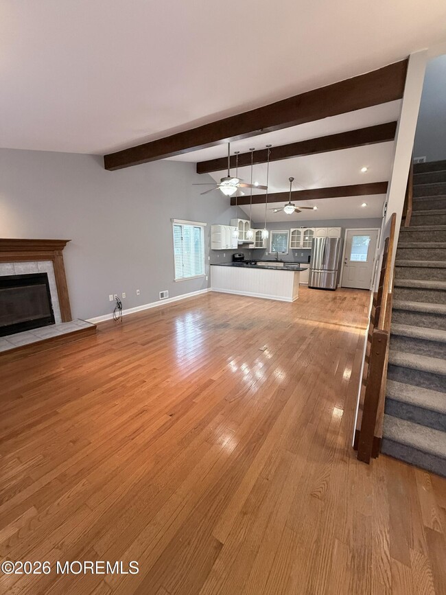 Building Photo - 406 Cedar Dr