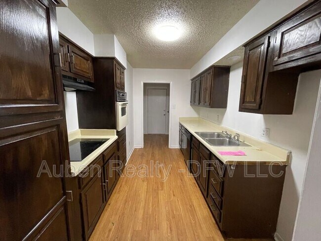 Foto del edificio - 1510 Blackwell Dr