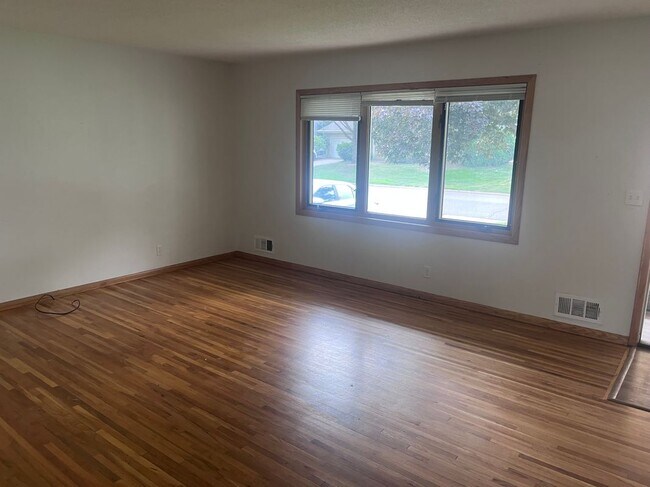 Foto del edificio - 7632 Perry Ave N
