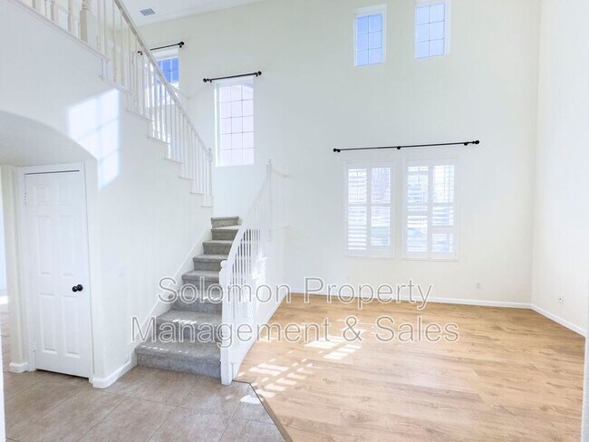 Foto del edificio - 6076 Paseo Carreta