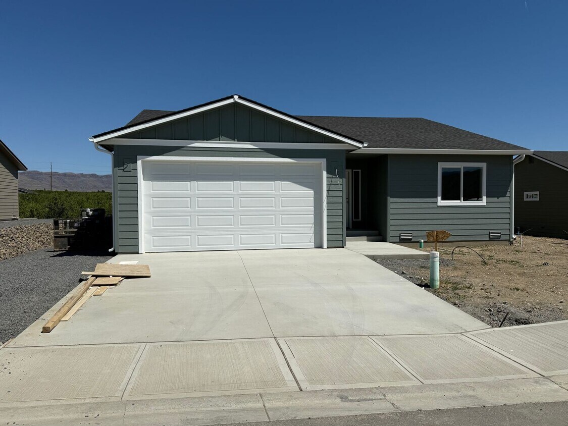Building Photo - New Construction 3 bed, 2 bath!