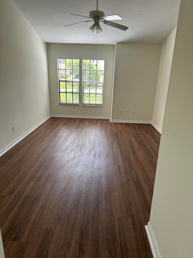 Foto del edificio - 1625 SW Diamond St