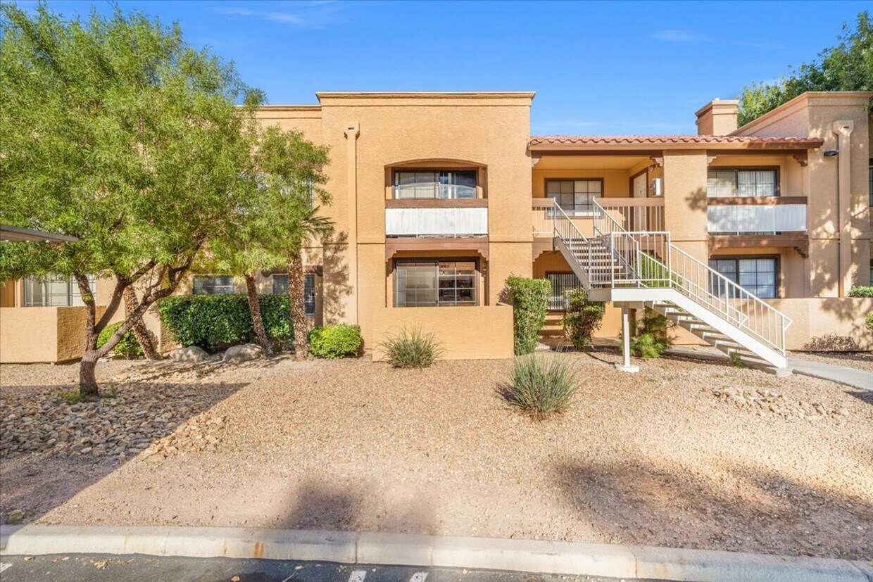 Primary Photo - Fabulous Home!