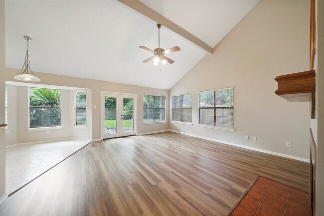 Foto del edificio - 2402 Brookdale Dr