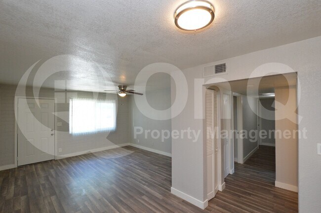 Building Photo - 6044 N 21st Ave