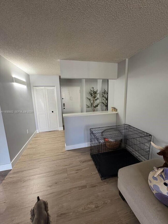 Foto del edificio - 6841 SW 147th Ave