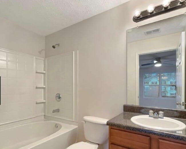Building Photo - 13201 Fairington Ridge Cir
