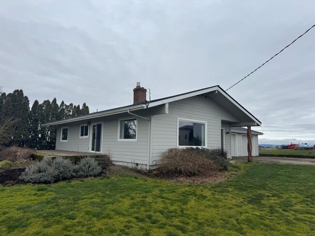 Building Photo - 3 Bed / 2 Bath House in Perrydale