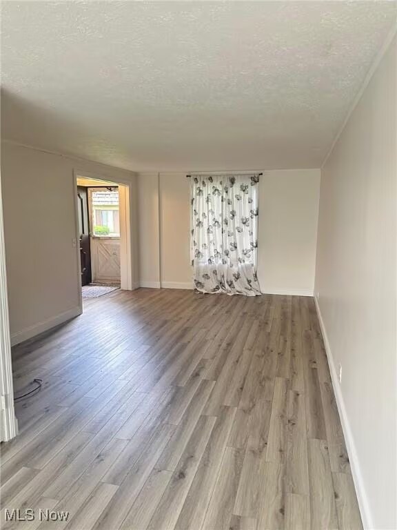 Foto del edificio - 1651 Mentor Ave