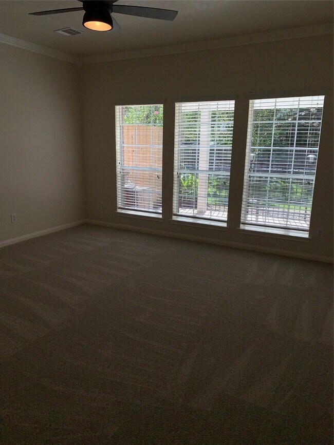 Foto del edificio - 1408 S Friendswood Dr