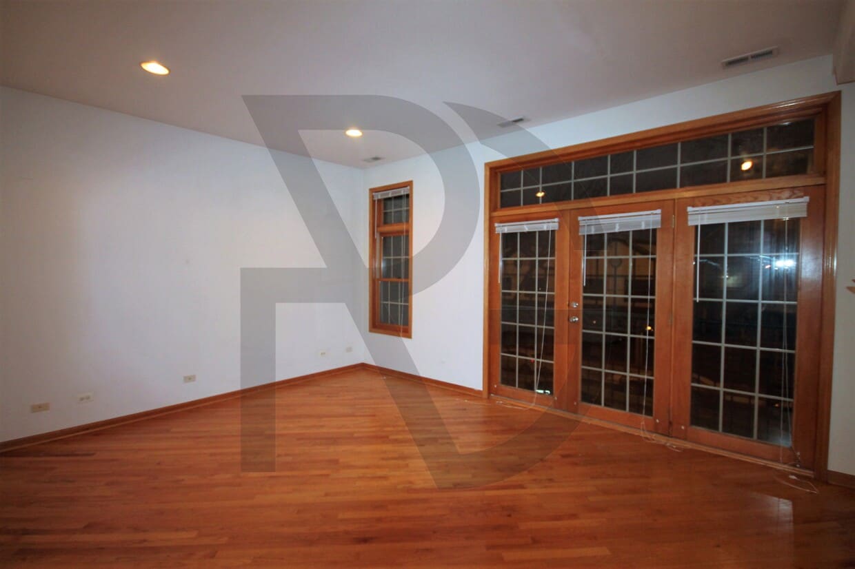 Foto principal - 2551 N Southport Ave