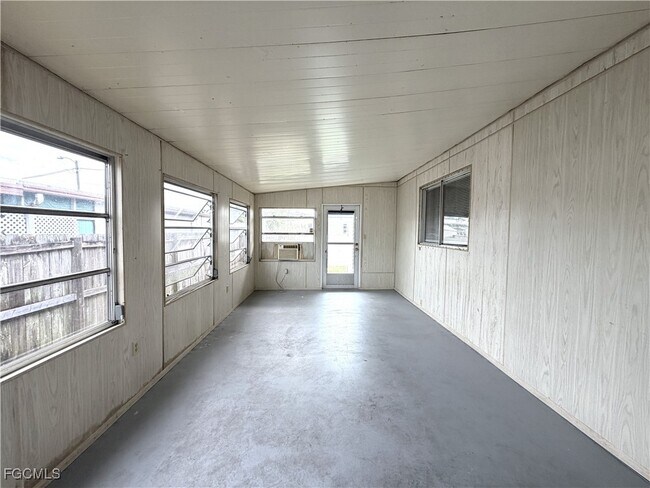 Foto del edificio - 106 Gaslight Ave