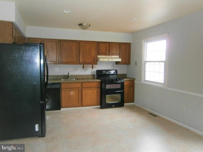 Building Photo - 118 Henning Dr