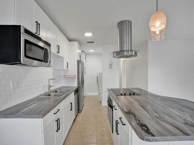 Foto del edificio - 829 SW 14th St