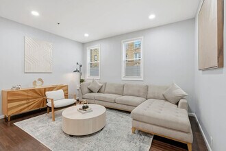 Building Photo - 41 Vroom St