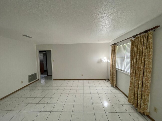 Foto del edificio - New Listing!