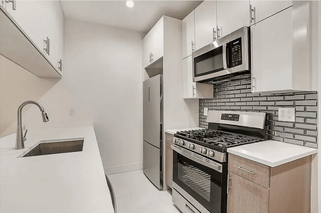 Foto del edificio - 151 W 9th St