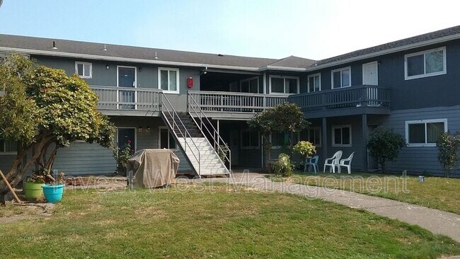 Foto del edificio - 1950-1933 33rd Ave