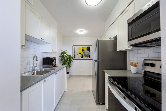 Building Photo - Cresswell Court Apartments