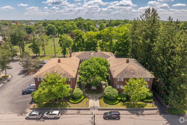 Exterior - Courtyard Apartments