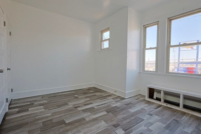 Building Photo - 3636 Winchester Ave