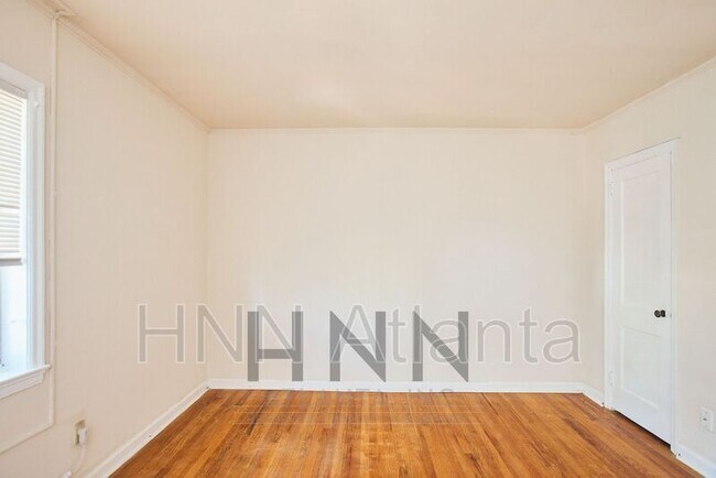 Building Photo - 1343 Briarwood Dr NE