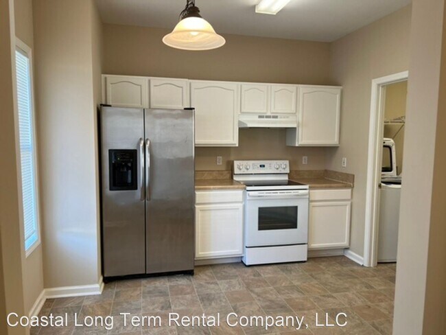 Building Photo - 3 br, 2.5 bath House - 13B Village Drive