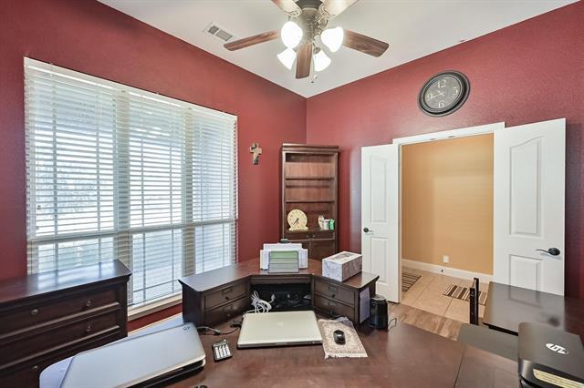 Foto del edificio - 1108 Longhorn Drive